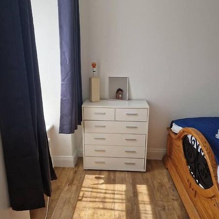Beautiful 1-Bed Apartment In 코크 외부 사진