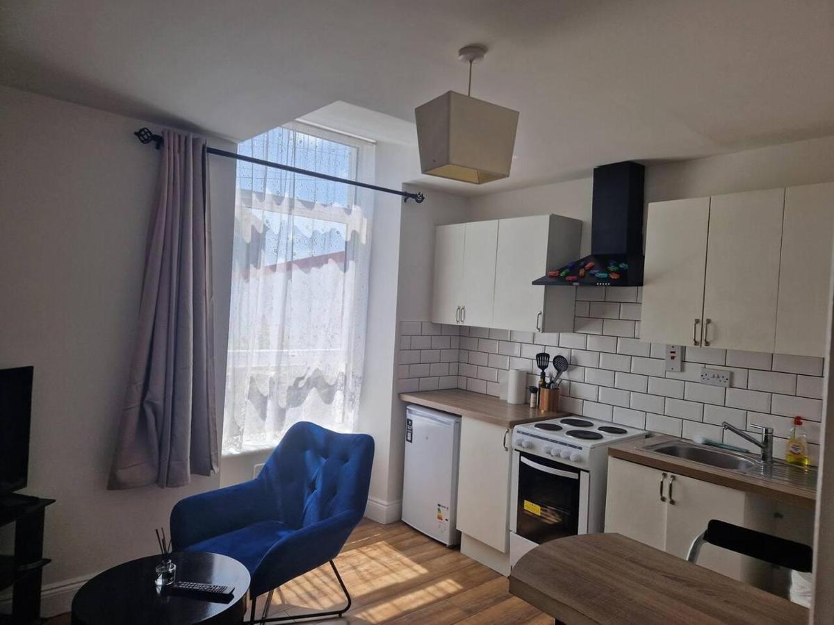 Beautiful 1-Bed Apartment In 코크 외부 사진