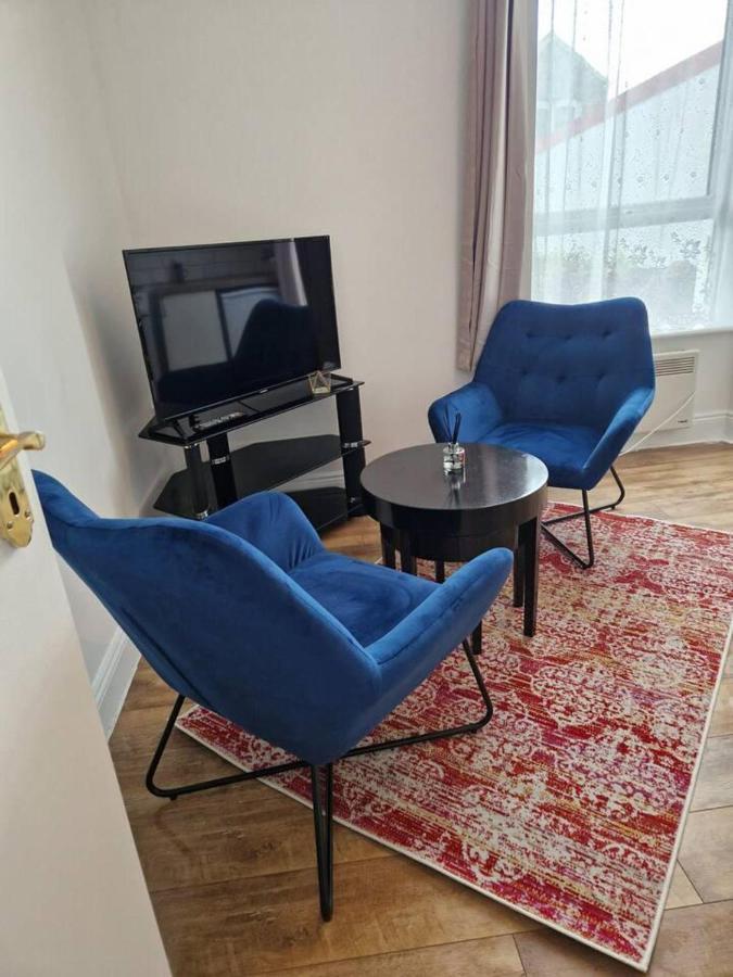 Beautiful 1-Bed Apartment In 코크 외부 사진