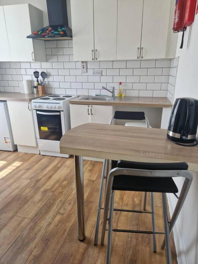 Beautiful 1-Bed Apartment In 코크 외부 사진