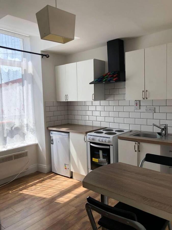 Beautiful 1-Bed Apartment In 코크 외부 사진