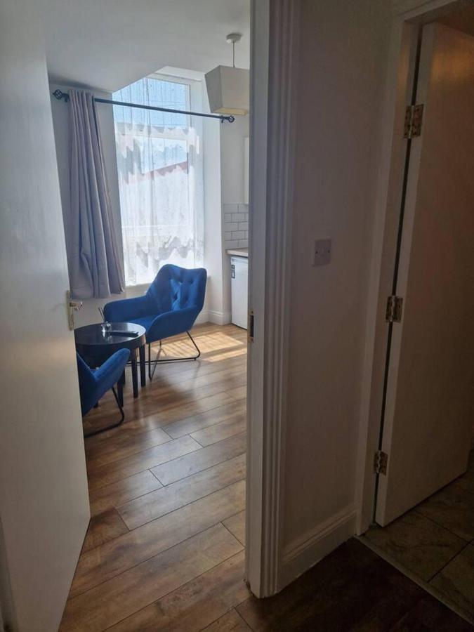 Beautiful 1-Bed Apartment In 코크 외부 사진