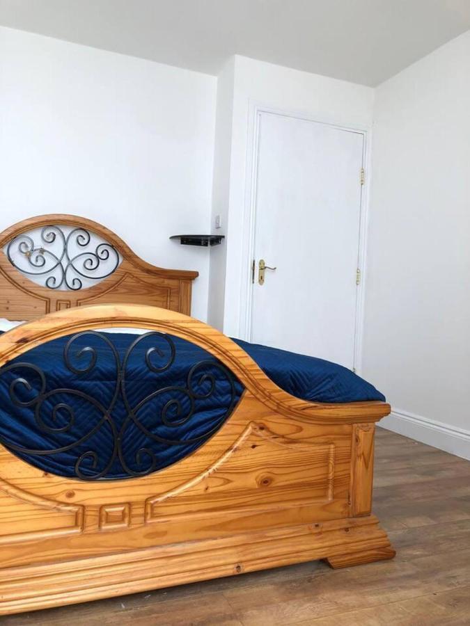 Beautiful 1-Bed Apartment In 코크 외부 사진