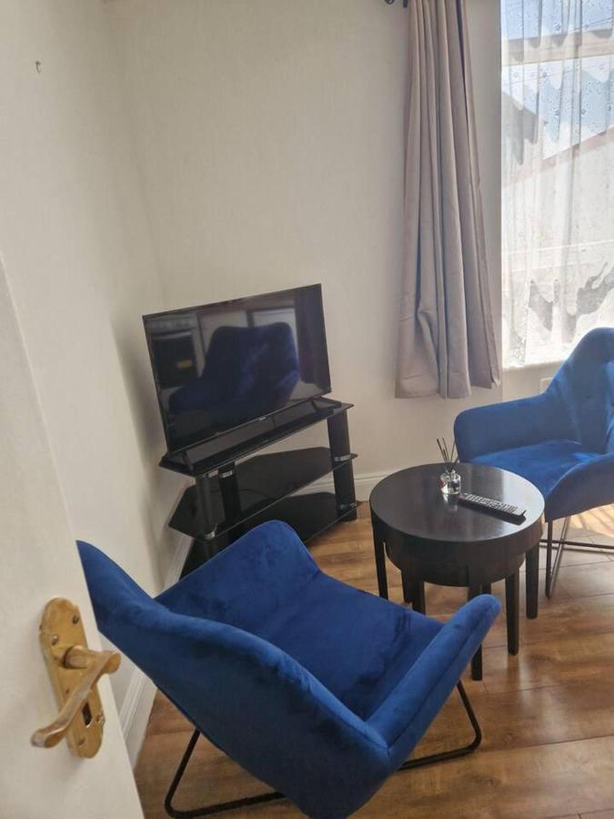 Beautiful 1-Bed Apartment In 코크 외부 사진